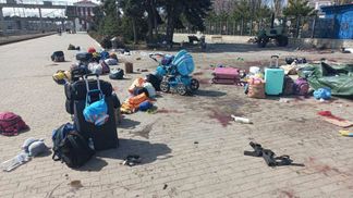 Що відбувалося на вокзалі Краматорська після удару Росії: журналісти CNN стали свідками подій