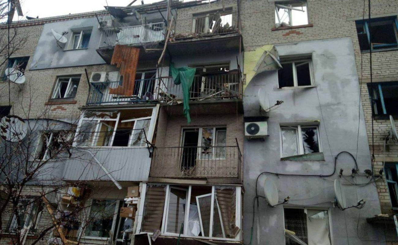 Окупанти знову вночі гатили по Луганщині: є жертва та поранені - 24 Канал Окупанти знову вночі гатили по Луганщині: є жертва та поранені - 24 Канал