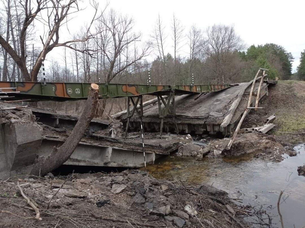 Россияне разрушили дороги и мосты, – британская разведка об угрозах доставки гумпомощи Россияне разрушили дороги и мосты, – британская разведка об угрозах доставки гумпомощи