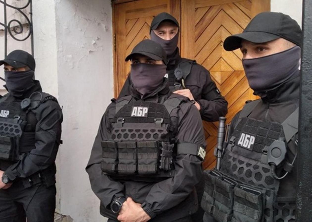 ДБР підозрює закарпатських митників у незаконному сприянні компанії Медведчука - 24 Канал ДБР підозрює закарпатських митників у незаконному сприянні компанії Медведчука - 24 Канал