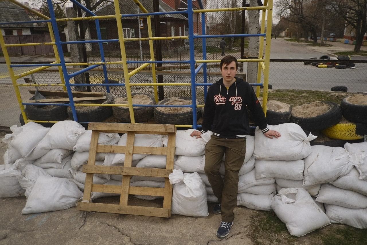 У Чернігові 16-річний хлопець вступив парамедиком до ТрО та був за крок від смерті - 24 Канал У Чернігові 16-річний хлопець вступив парамедиком до ТрО та був за крок від смерті - 24 Канал