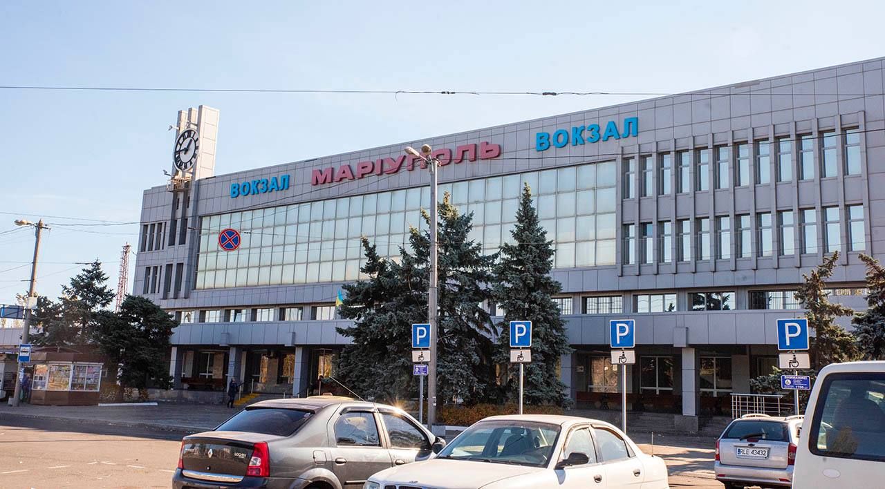 Сожжен дотла: как сейчас выглядит железнодорожный вокзал Мариуполя Сожжен дотла: как сейчас выглядит железнодорожный вокзал Мариуполя