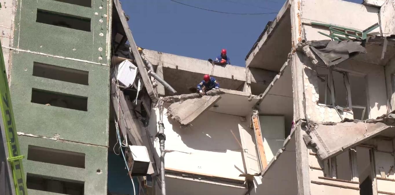 В Чернигове продолжаются аварийные и поисковые работы: спасатели разбирают завалы - 24 Канал В Чернигове продолжаются аварийные и поисковые работы: спасатели разбирают завалы - 24 Канал