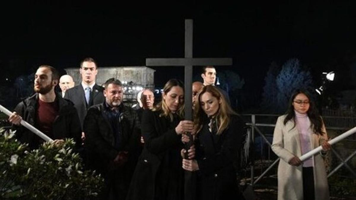 "Як примирити Пілата з Христом": Хресна хода у Ватикані українки та росіянки викликала обурення - 24 Канал