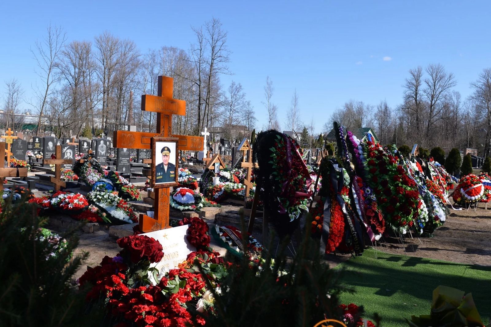 У Санкт-Петербургу похоронили заступника командира 8 армії Росії, якого ліквідували в Україні - 24 Канал