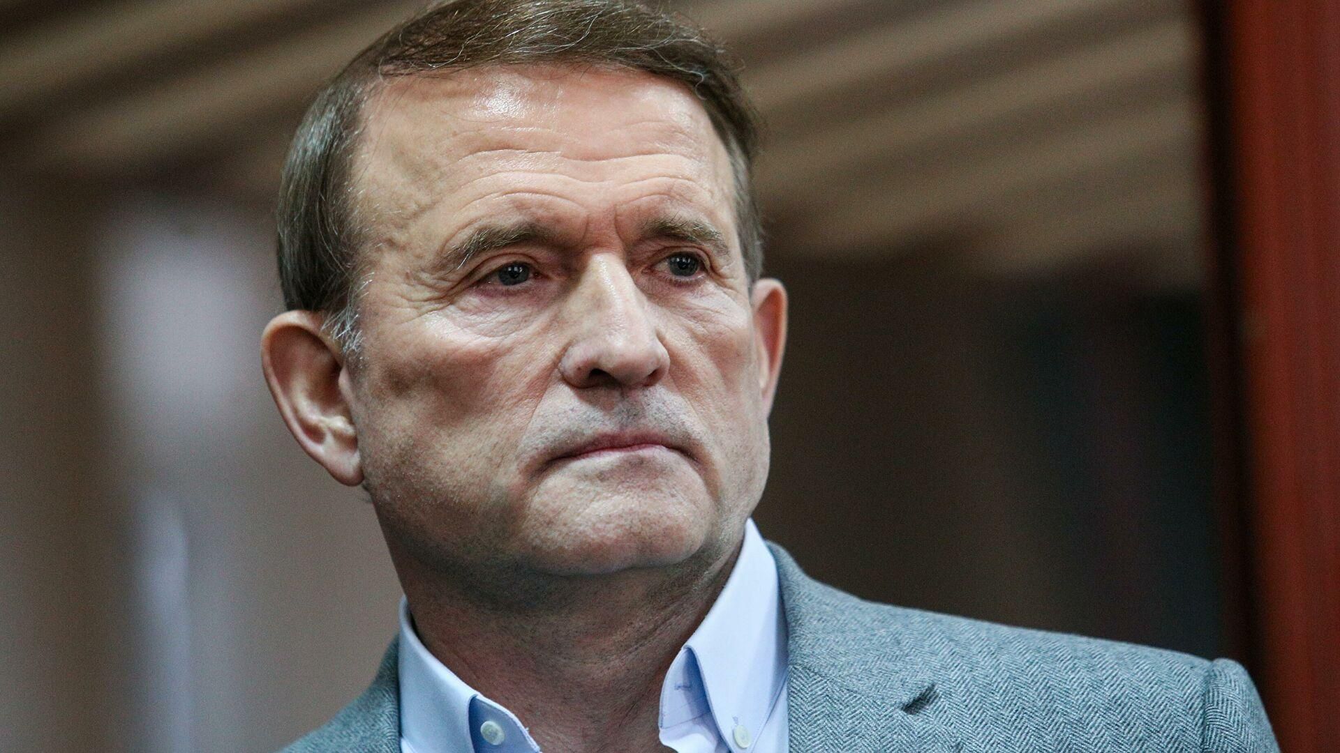 Зеленський нагадав Росії, що Україна готова обміняти Медведчука на військових Зеленський нагадав Росії, що Україна готова обміняти Медведчука на військових