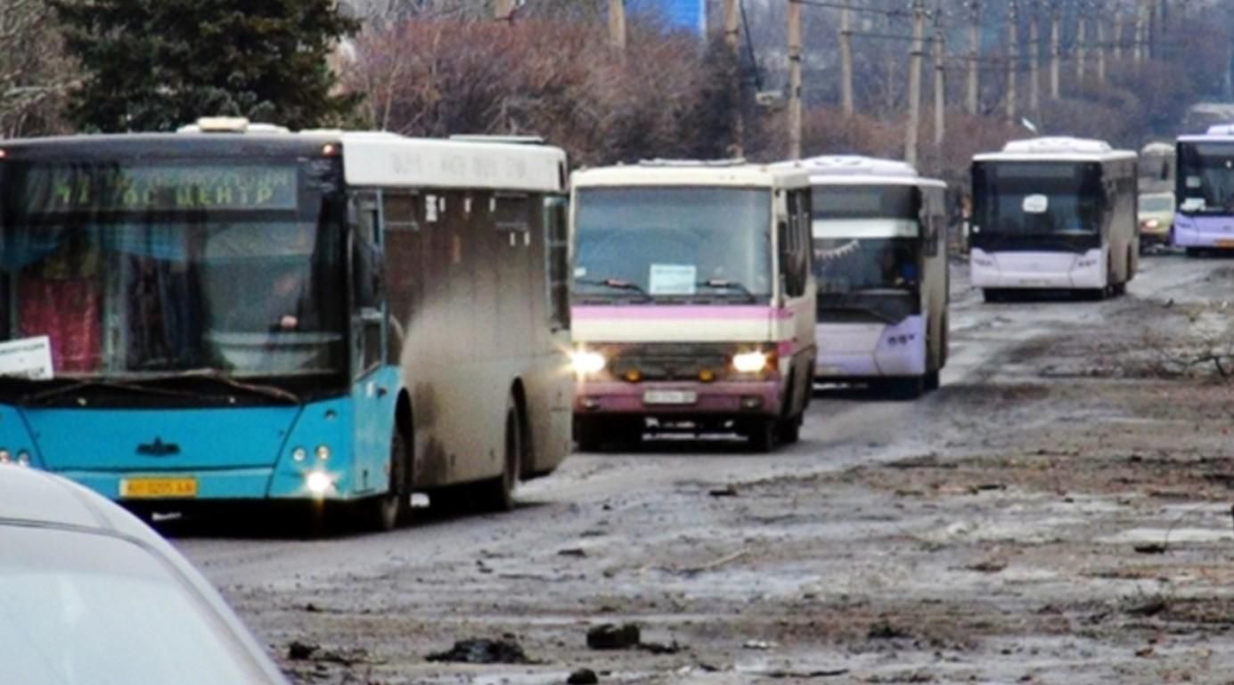 Оккупанты депортировали в Россию более 50 украинцев из захваченного Изюма - 24 Канал Оккупанты депортировали в Россию более 50 украинцев из захваченного Изюма - 24 Канал