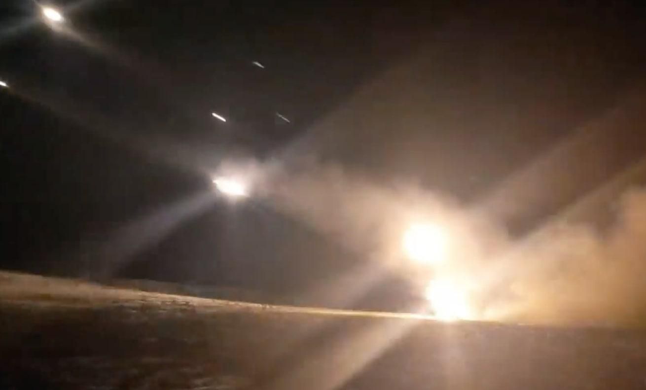 Украинские "Грады" снова устроили вечернюю канонаду россиянам: видео залпа - 24 Канал Украинские "Грады" снова устроили вечернюю канонаду россиянам: видео залпа - 24 Канал