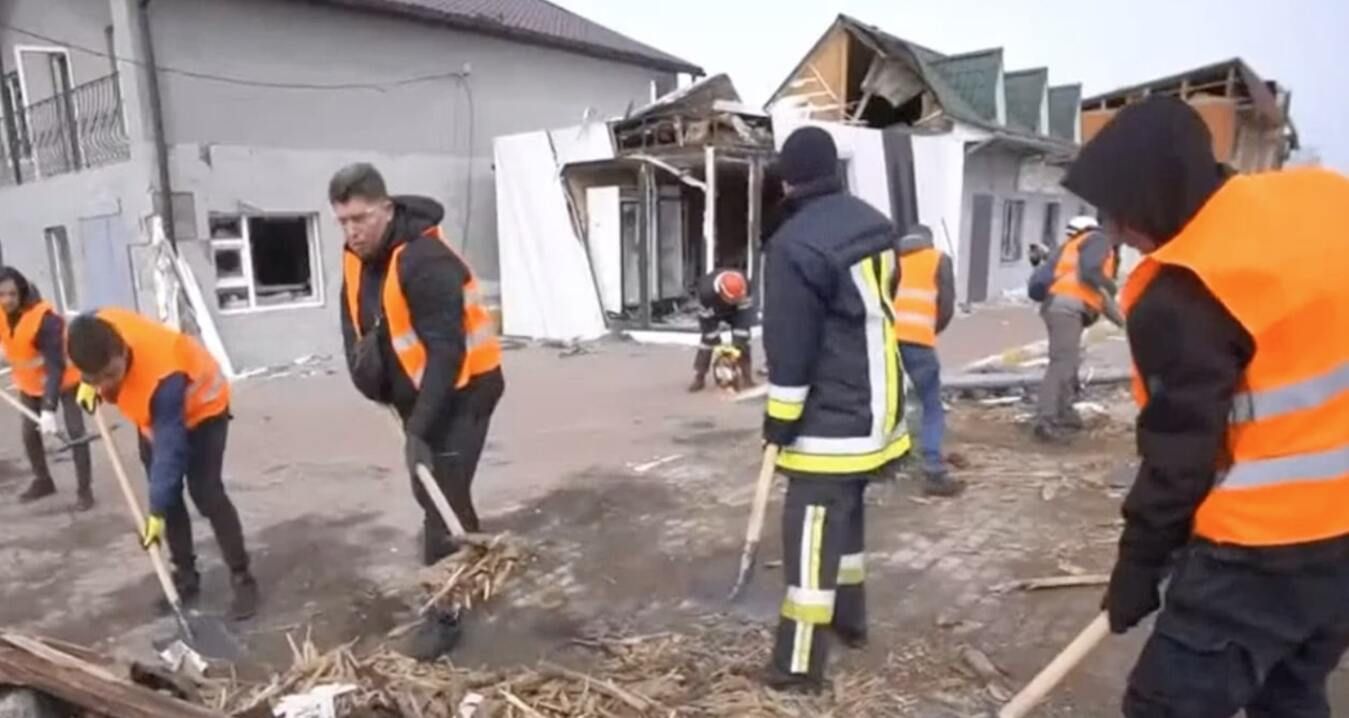 Рятувальникам ДСНС допомагають вже 10 тисяч волонтерів, – Монастирський - 24 Канал