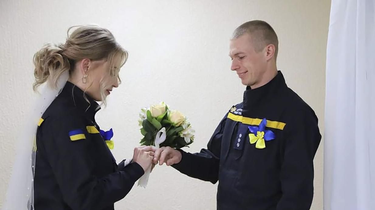 В Україні спростили реєстрацію шлюбу під час війни: тепер можна навіть через ZOOM - 24 Канал