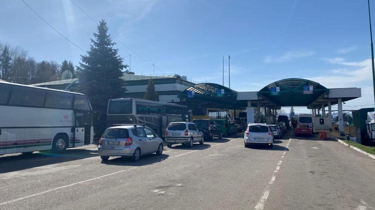 Впервые с начала войны за сутки больше украинцев вернулось в Украину, чем выехало за границу - 24 Канал