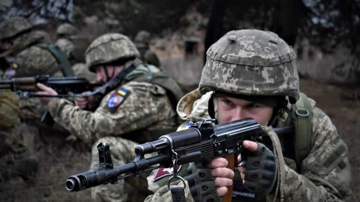 На Півдні ЗСУ знищили 15 окупантів, 2 одиниці важкої броньованої техніки та озброєння - 24 Канал