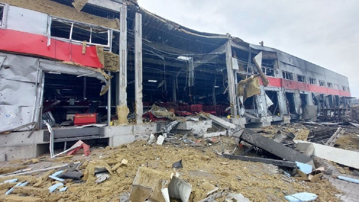 "Собирал своих ребят из-под завалов": появились детали обстрела "Новой почты" в Николаеве "Собирал своих ребят из-под завалов": появились детали обстрела "Новой почты" в Николаеве