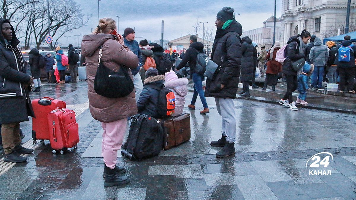 Що уряд передбачив для переселенців: пояснення від Зеленського - 24 Канал