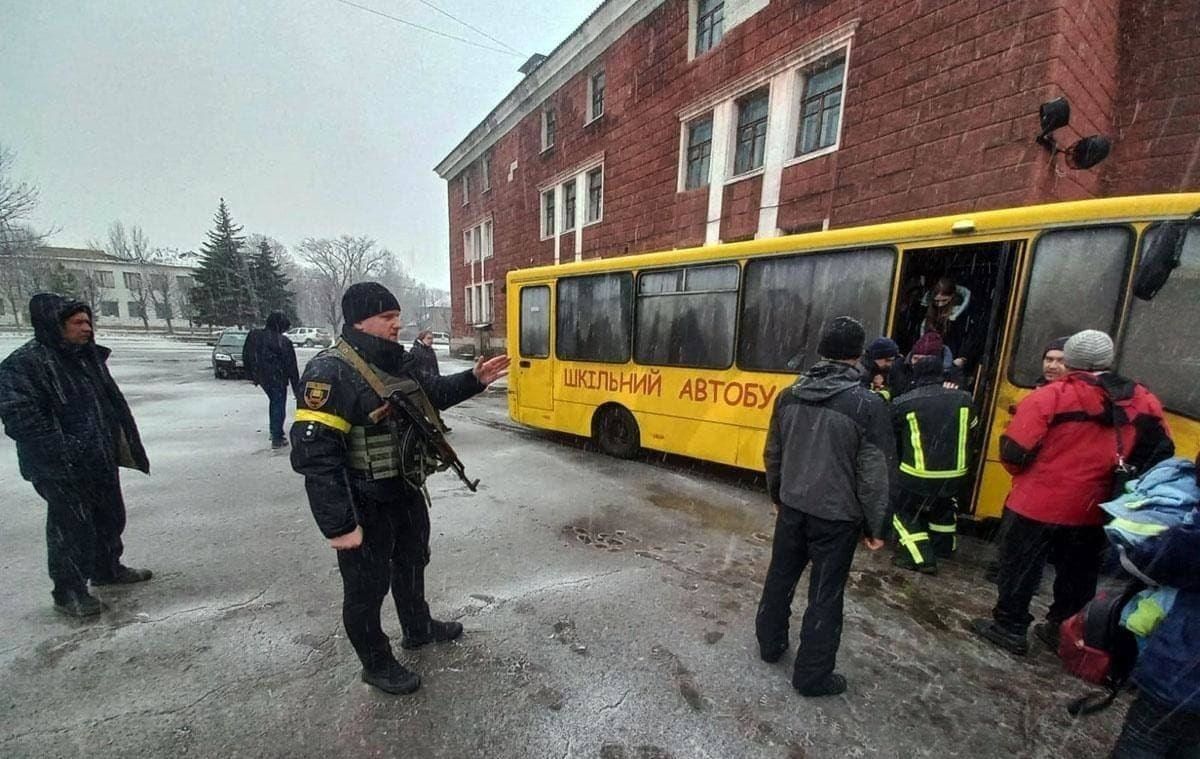 "Якось буде", "пересидимо" і пусті евакуаційні автобуси – це безвідповідальність, – Гайдай - 24 Канал