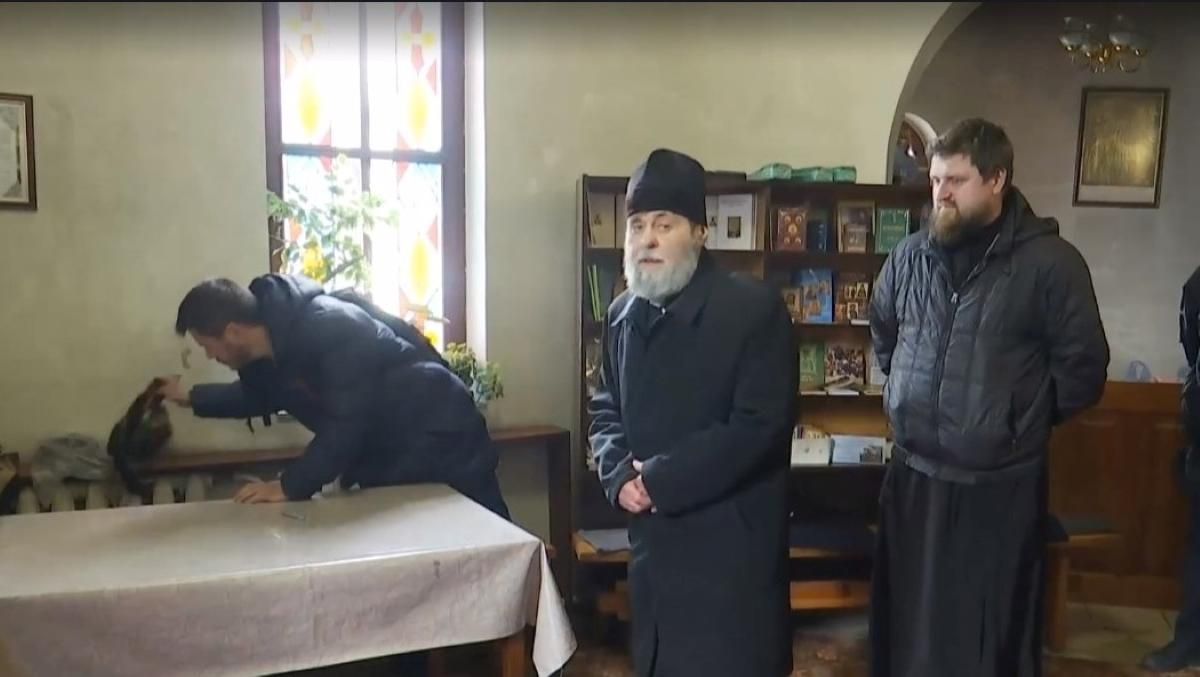 Оставил голые стены: из церкви на территории военного лицея в Киеве "попросили" священника РПЦ - 24 Канал Оставил голые стены: из церкви на территории военного лицея в Киеве "попросили" священника РПЦ - 24 Канал