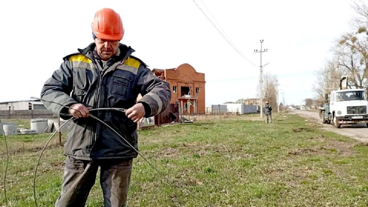 В Киевской области уже расчистили 125 км автодорог и восстанавливают водоснабжение