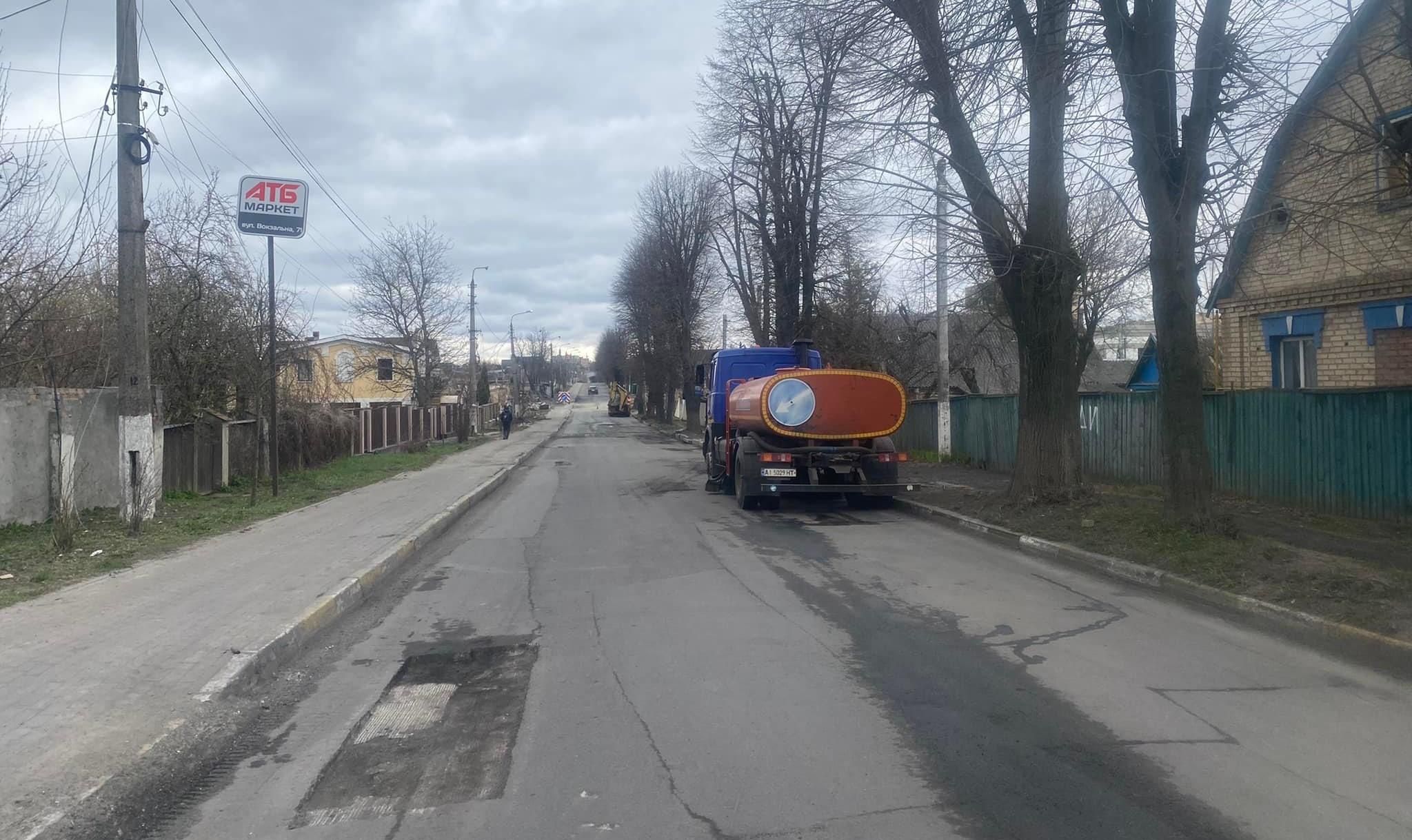 Улицу Бучи, где находилась колонна разбитой техники, отчистили до неузнаваемости: фото - 24 Канал Улицу Бучи, где находилась колонна разбитой техники, отчистили до неузнаваемости: фото - 24 Канал