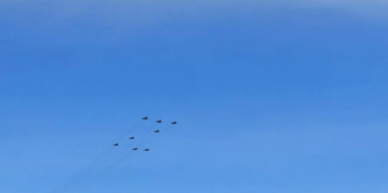 Россия готовится к 9 мая: самолетами собираются писать в небе Z Россия готовится к 9 мая: самолетами собираются писать в небе Z