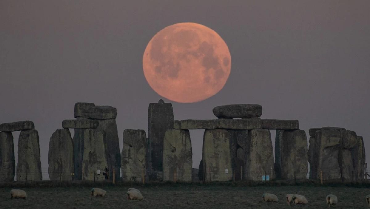 Вражаючі фото повного Рожевого Місяця у квітні - Техно Вражаючі фото повного Рожевого Місяця у квітні - Техно