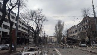 "Росавиация ударила по пятиэтажке", – пропагандисты запутались и "сдали" своих в Мариуполе