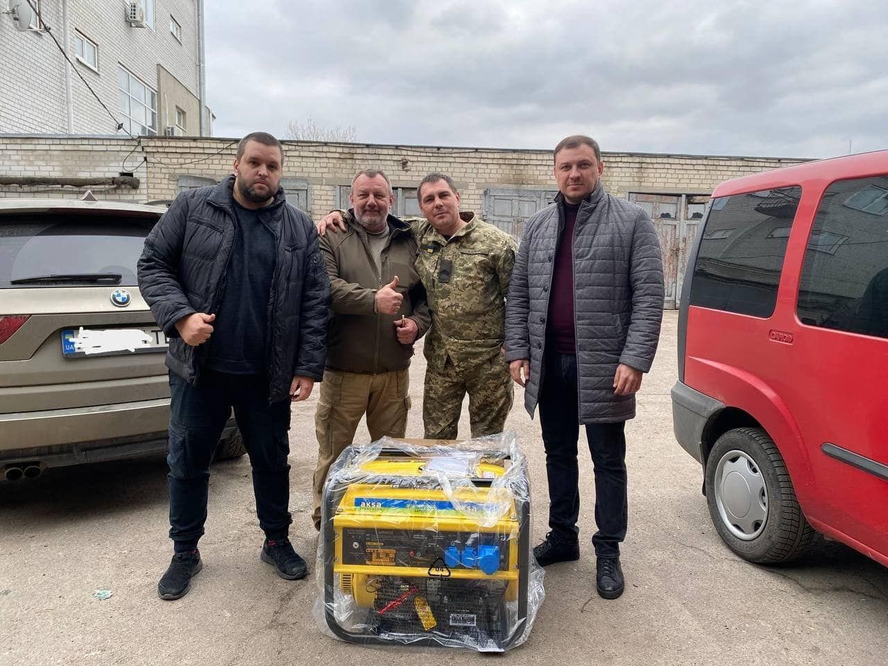 Волонтеры собирают для защитников генераторы и автомобили - 24 Канал Волонтеры собирают для защитников генераторы и автомобили - 24 Канал