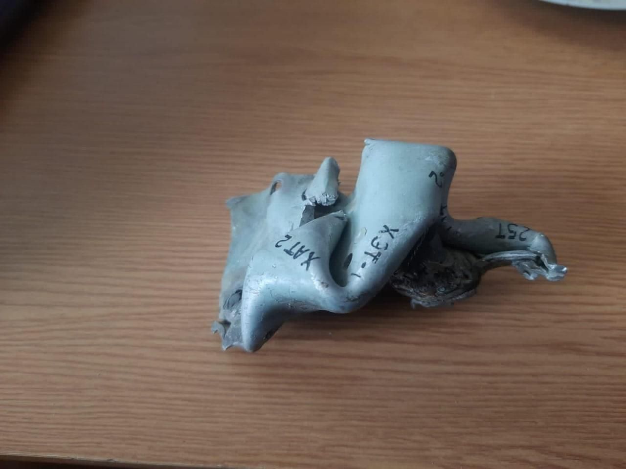 Козицкий показал обломки российских ракет, найденных на территории детского приюта Козицкий показал обломки российских ракет, найденных на территории детского приюта