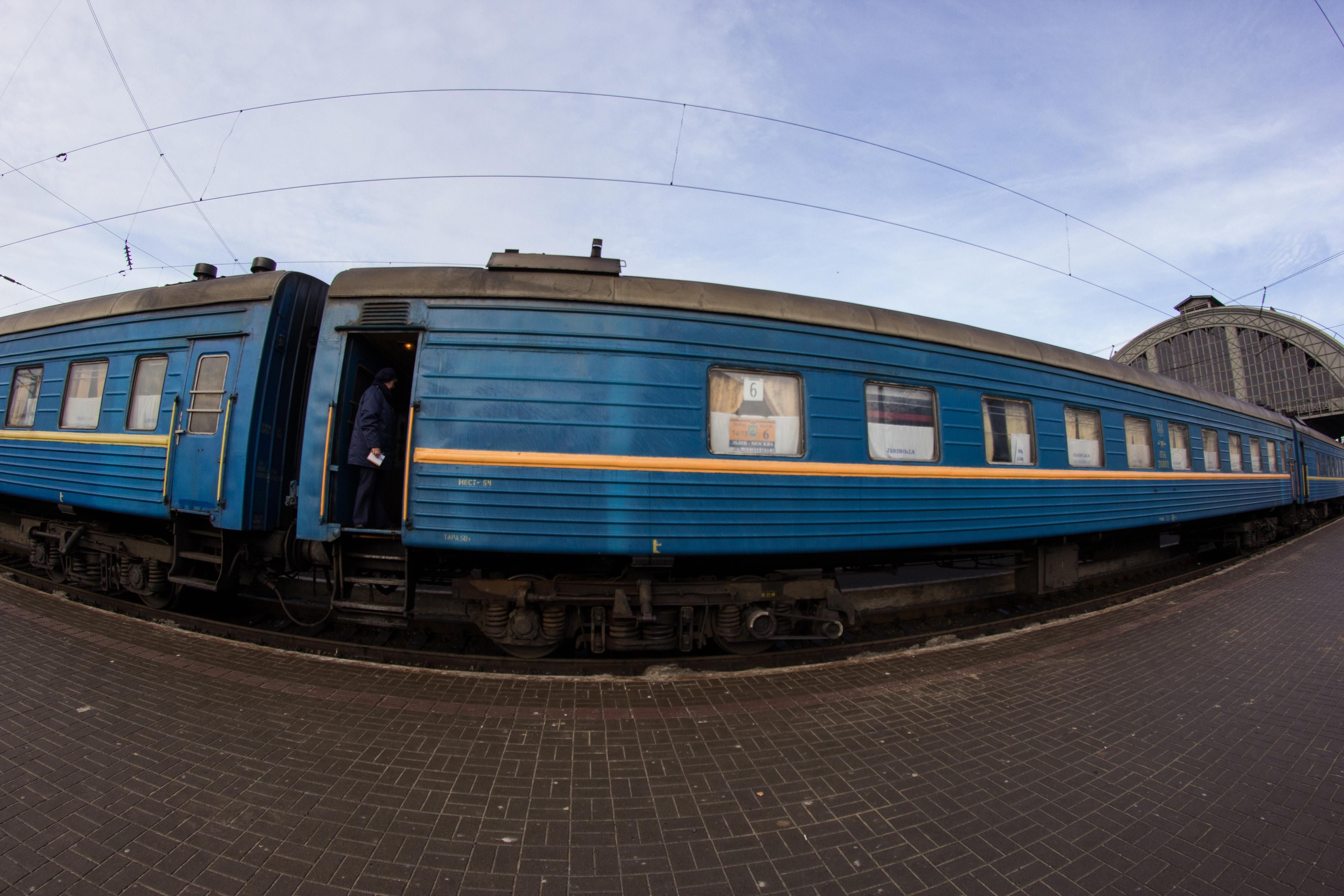 Укрзализныця назначила два эвакуационных поезда из Луганской и Донецкой областей на 19 апреля
