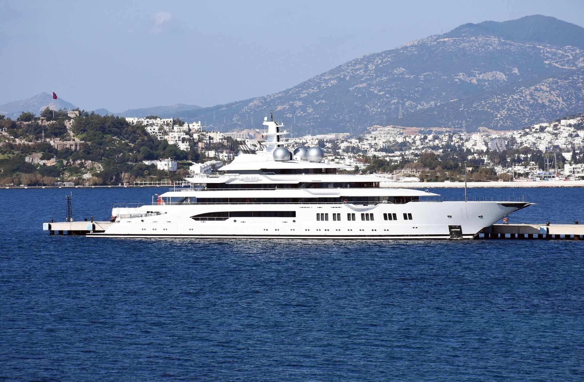 США хочуть конфіскувати супер'яхту російського олігарха Керімова на Фіджі - 24 Канал США хочуть конфіскувати супер'яхту російського олігарха Керімова на Фіджі - 24 Канал