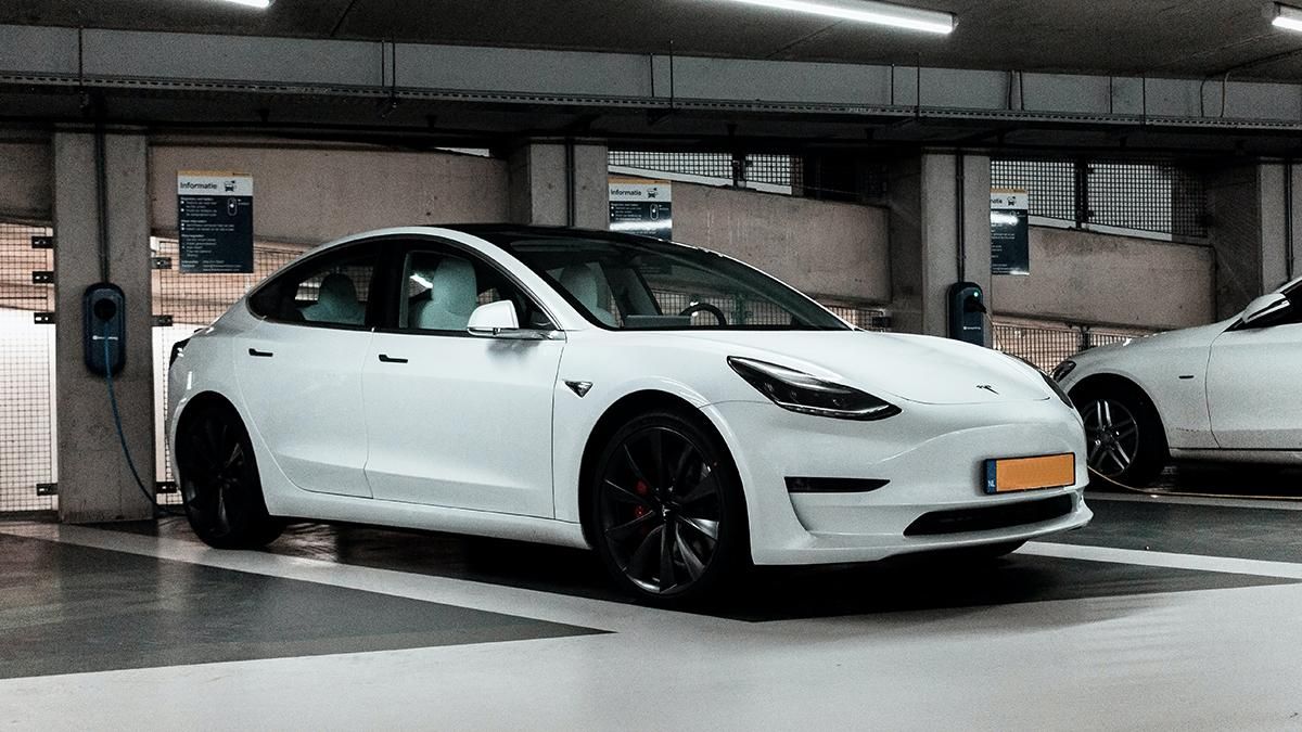 Шанхайські в'язні: фабрика Tesla відновила виробництво, але працівники не можуть її покинути - Техно Шанхайські в'язні: фабрика Tesla відновила виробництво, але працівники не можуть її покинути - Техно