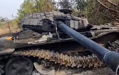 "Грустный танк": ВСУ продолжают эффектно уничтожать технику российских оккупантов