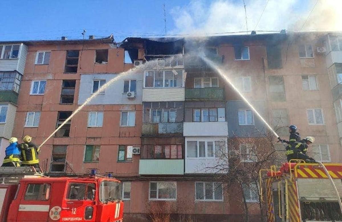 На Луганщині рятувальники не припиняють ліквідовувати пожежі після обстрілів гарячих точок