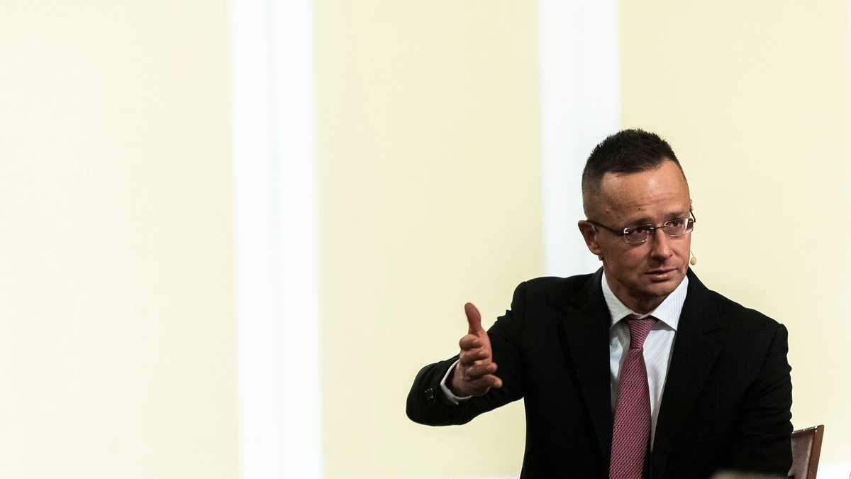 Сійярто використав тези роспропаганди для виправдання рішення не постачати зброю Україні - 24 Канал Сійярто використав тези роспропаганди для виправдання рішення не постачати зброю Україні - 24 Канал