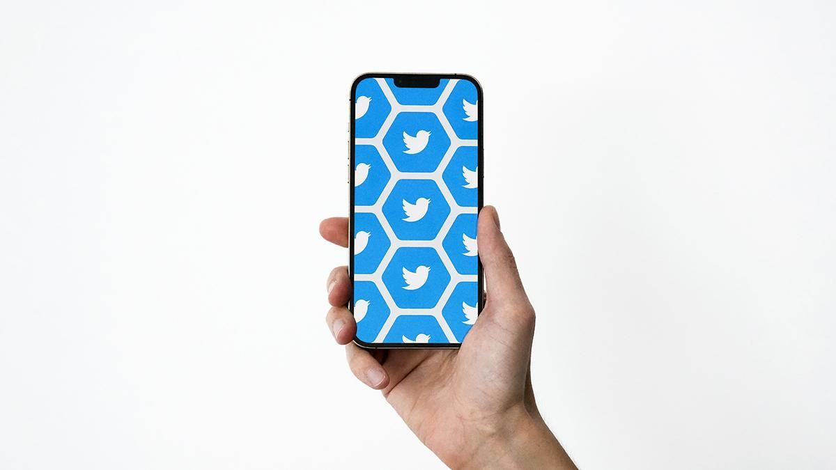 Битва за Twitter: о желании купить соцсеть заявила еще одна компания Битва за Twitter: о желании купить соцсеть заявила еще одна компания