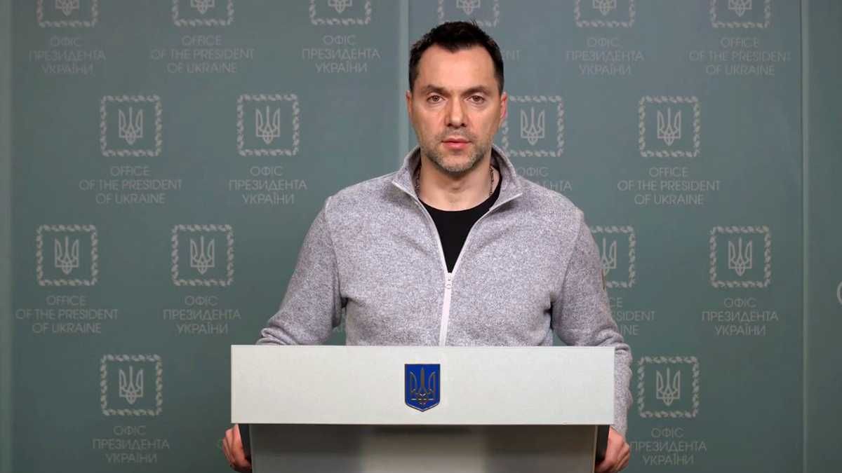 Ворог хоче оточити українські війська біля Ізюма та Волновахи, – Арестович про наступ на Сході Ворог хоче оточити українські війська біля Ізюма та Волновахи, – Арестович про наступ на Сході