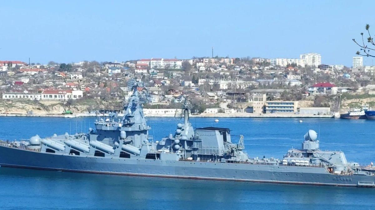 Крейсер 121 москва севастополь. День крейсера москва. Крейсер москва в походе. День крейсера москва. День крейсера москва.