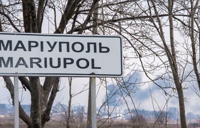 Украина договорилась о гуманитарном коридоре из Мариуполя: будут вывозить женщин, детей, пожилых людей