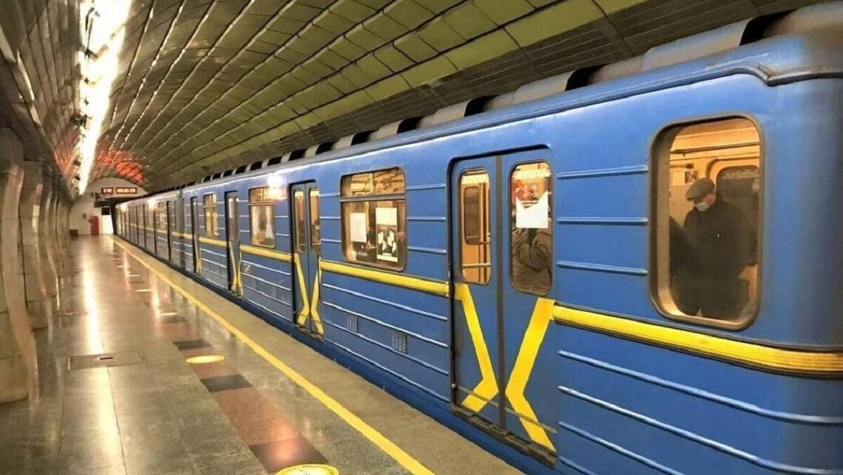 Метро в Києві відкриє для руху всю "червону" гілку: інтервали скоротять Метро в Києві відкриє для руху всю "червону" гілку: інтервали скоротять