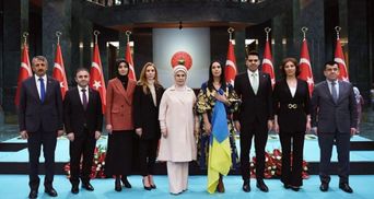 У меня тоже есть дети и внуки, – первая леди Турции встретилась с детьми из Украины