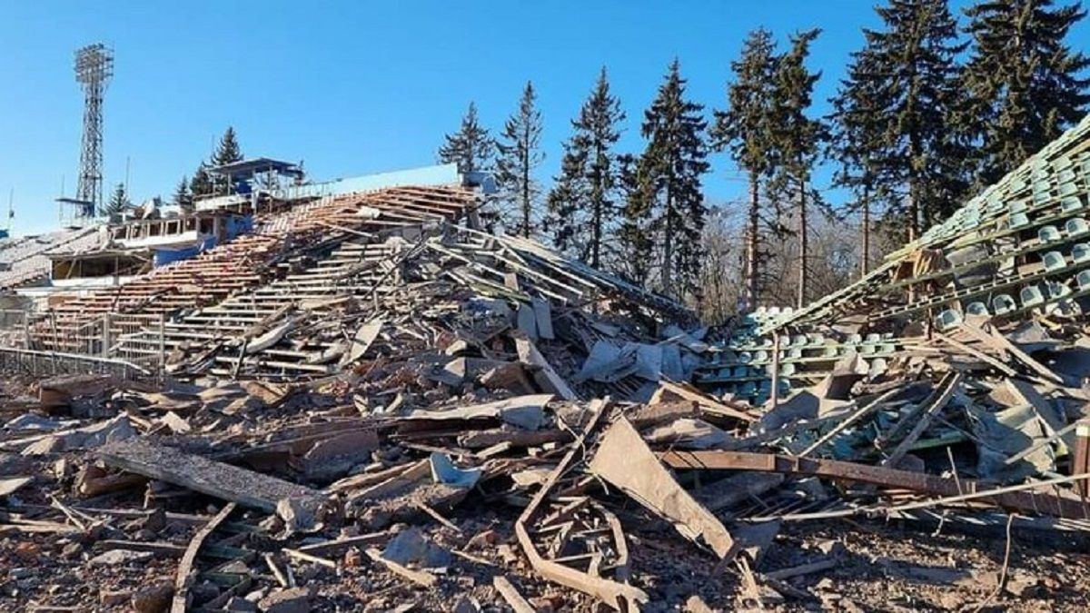 На стадіоні "Десни" у Чернігові виявили нерозірвану бомбу