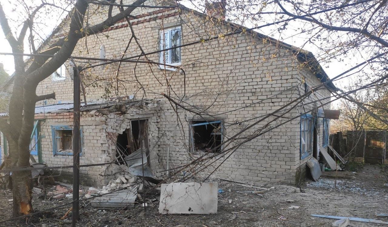 Окупанти обстрілюють цивільних вздовж усієї лінії фронту на Донеччині: фото наслідків - 24 Канал Окупанти обстрілюють цивільних вздовж усієї лінії фронту на Донеччині: фото наслідків - 24 Канал