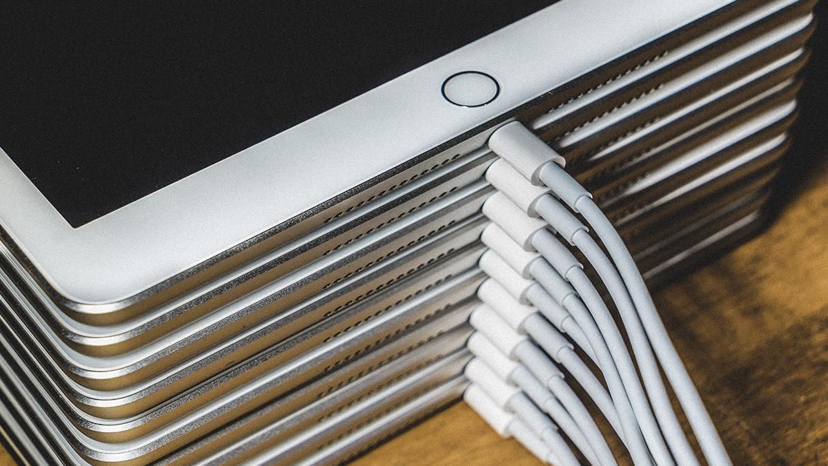 Apple проиграла: Европарламент принял единый стандарт разъема для зарядки Apple проиграла: Европарламент принял единый стандарт разъема для зарядки