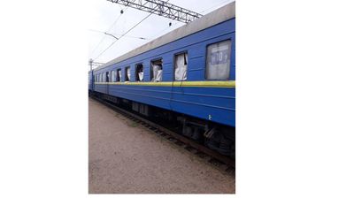 Взрывной волной и обломками выбиты окна в вагонах поезда Запорожье – Львов: что известно