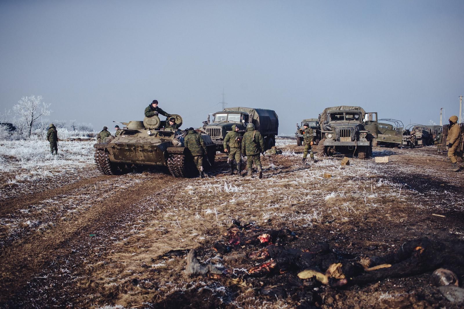 Росіяни на танках і БМП атакували позиції ЗСУ під Мар'їнкою, але були знищені: відео 