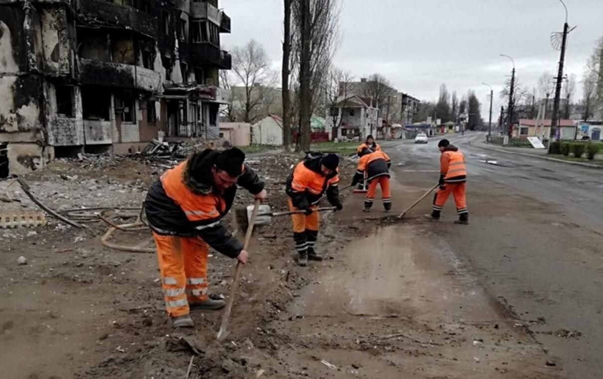 В Буче на Киевщине начали устанавливать окна, еще 26 населенных пунктов снова со светом