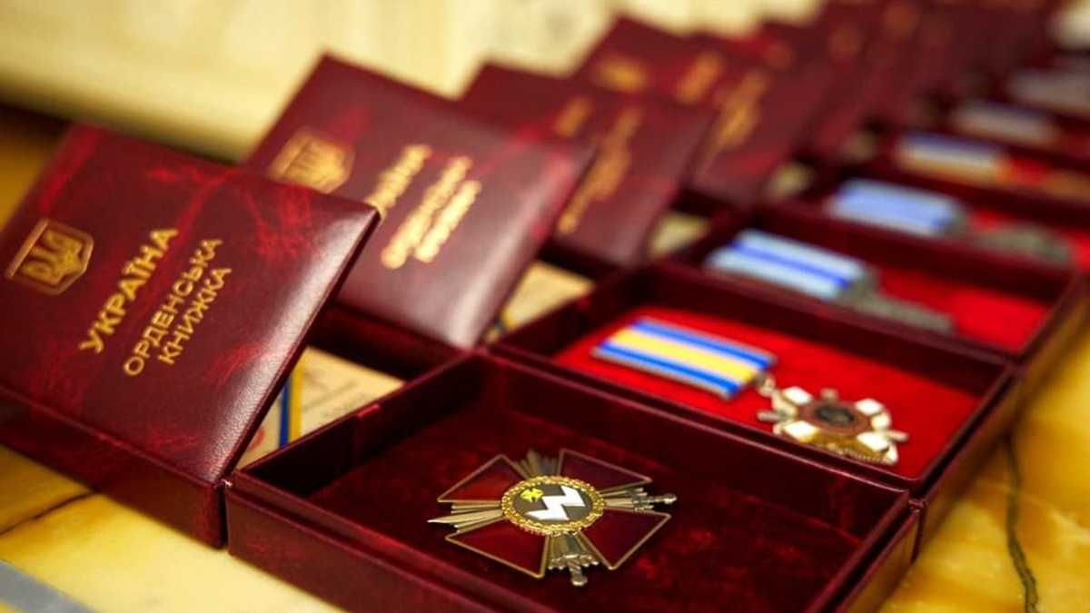 Зеленский наградил еще 202 украинских защитников