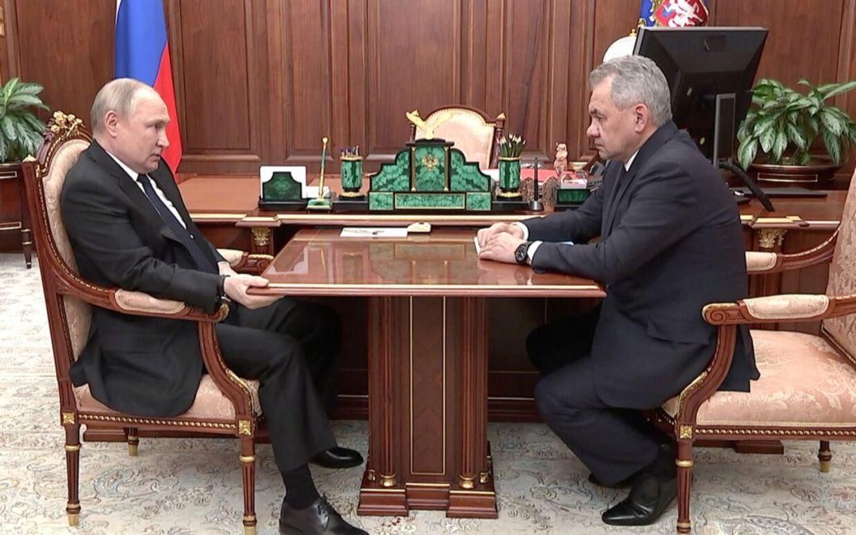 Арестович объяснил, что означает гражданская одежда Шойгу на встрече с Путиным Арестович объяснил, что означает гражданская одежда Шойгу на встрече с Путиным