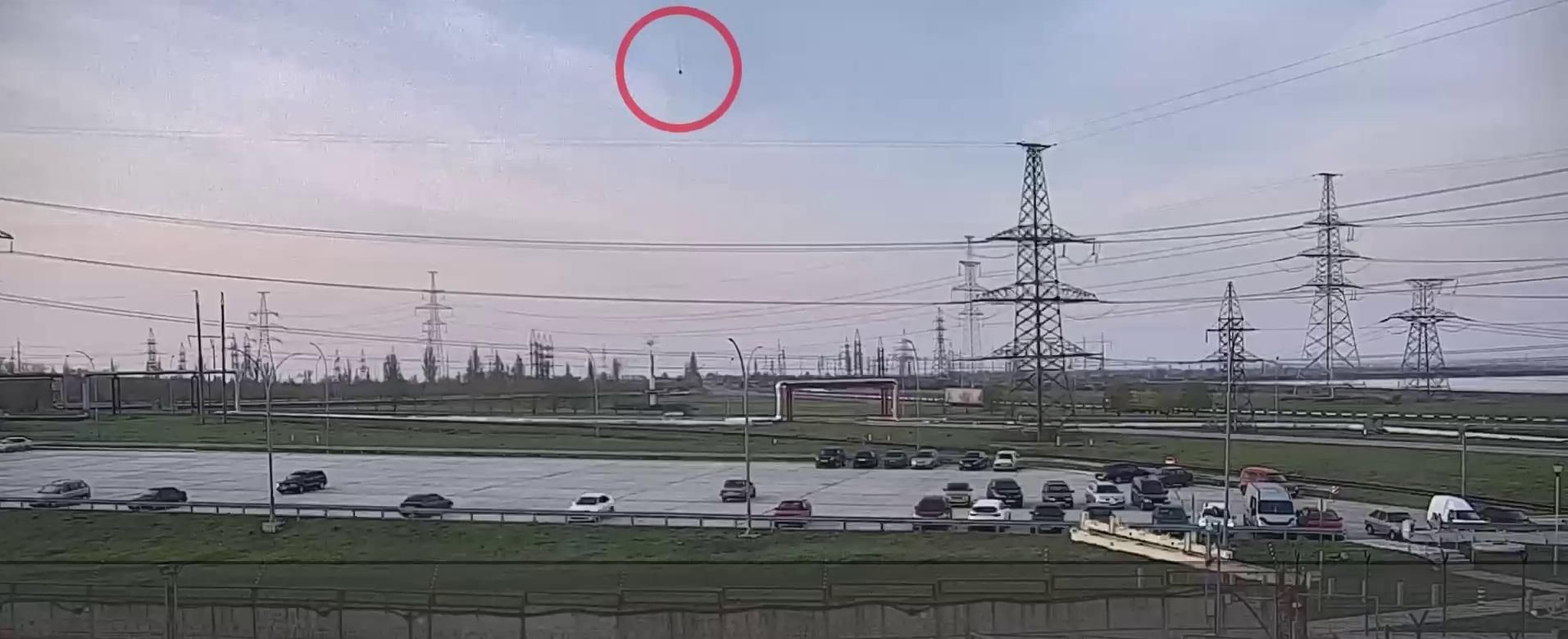 Россия запустила ракеты над Южноукраинской АЭС: это зафиксировала камера наблюдения