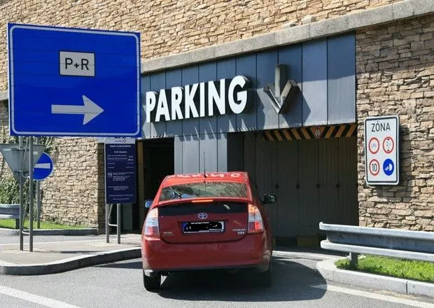 Парковка типу P+R у Празі Парковка типу P+R у Празі