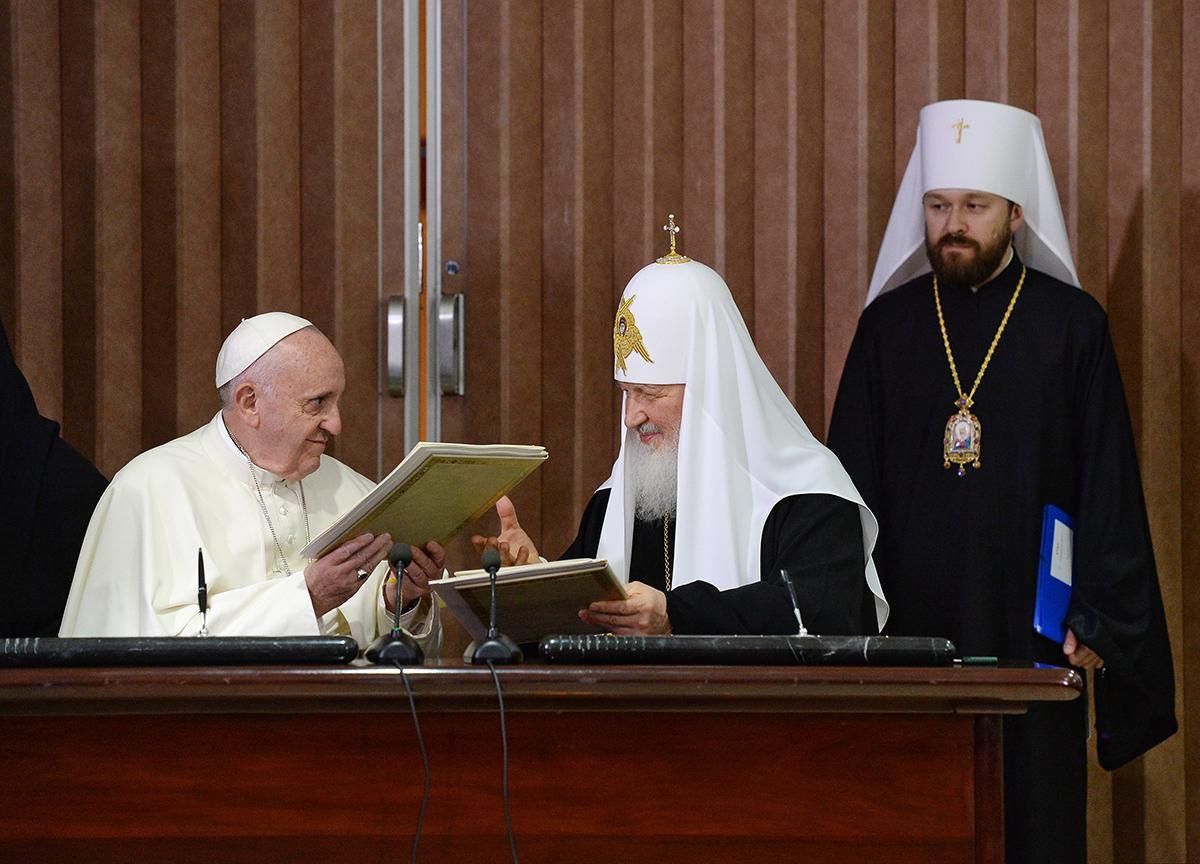 Папа Франциск передумав зустрічатися з патріархом Кирилом, але каже, що у них "хороші відносини"